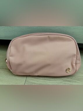 Lululemon everywhere belt bag 1L NWOT